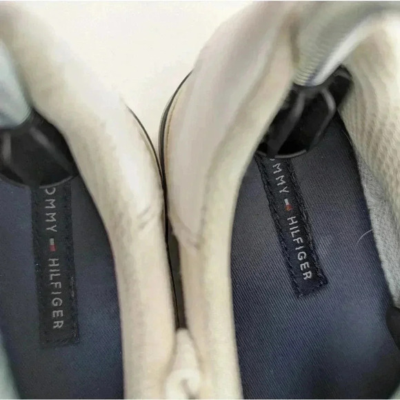 Tommy Hilfiger Fressian Low Top Lace-Up Sneakers - Picture 10 of 11